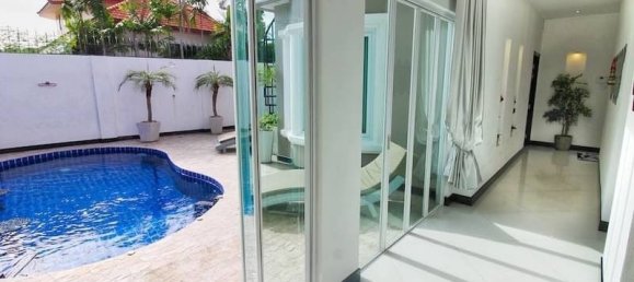 6 bedrooms Villa in Pattaya, Thailand No. 19305 15