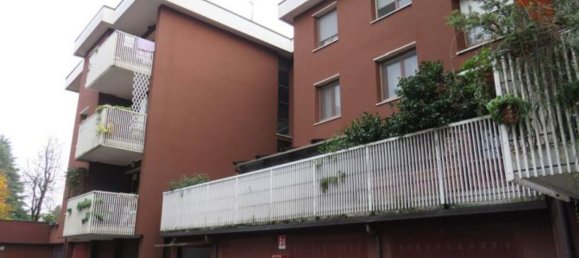 3-salle Appartement à Arese, Italy No. 59925 8