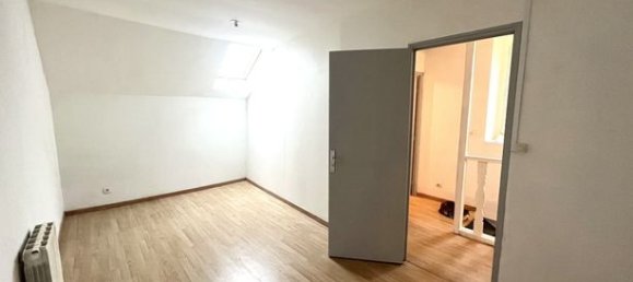 Apartamento de 3 dormitorios en Gray, France No. 305294 4