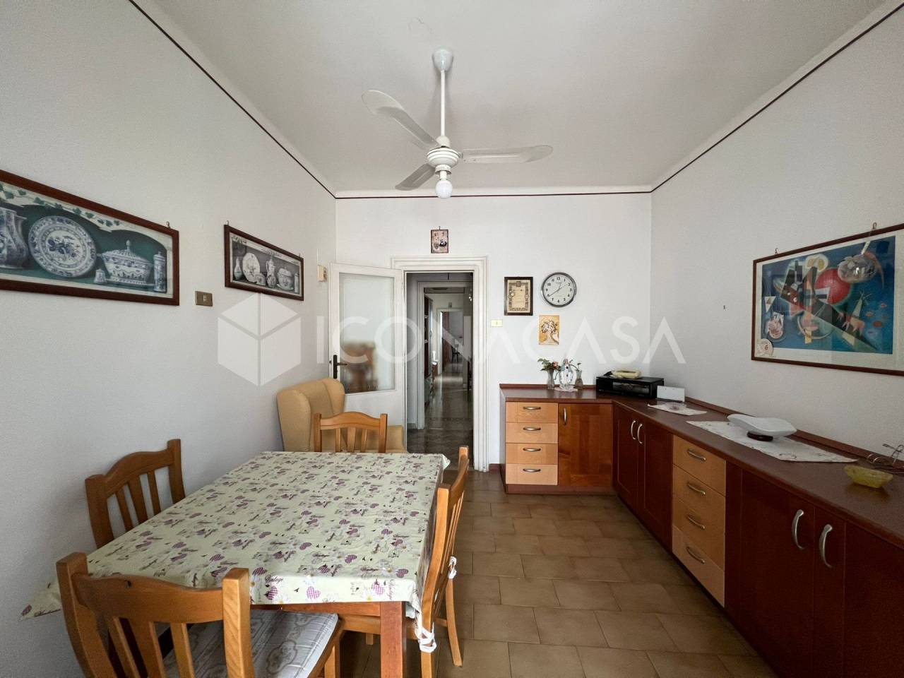 3غرفة شقة في Bari, Italy رقم 24568