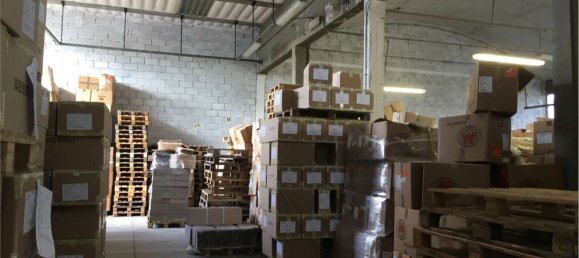 9 rooms Warehouse in Capannori, Italy No. 115719 2