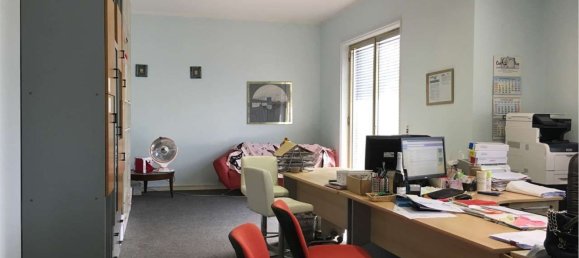 9 rooms Warehouse in Capannori, Italy No. 115719 3