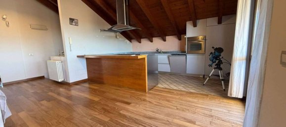 2 Schlafzimmer Penthouse in Como, Italy, Nr. 320771 12