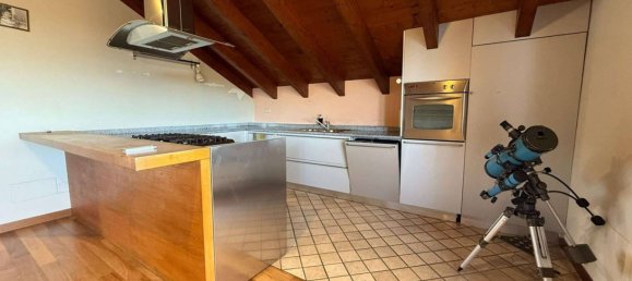 2 Schlafzimmer Penthouse in Como, Italy, Nr. 320771 13