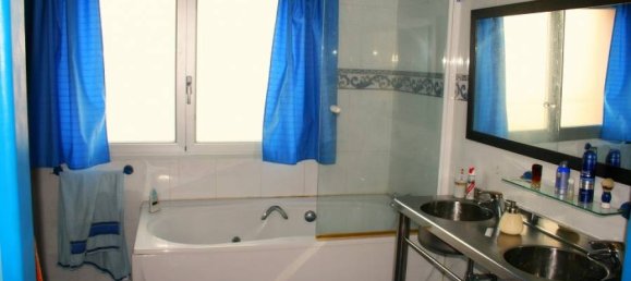 4 bedrooms House in Chartered Community of Navarre, Spain No. 125403 8