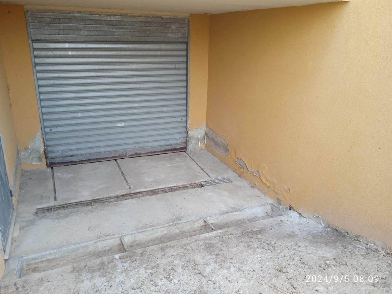 133m² Warehouse in Agrigento, Italy No. 73948