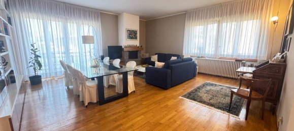 3 bedrooms Apartment in Limbiate, Italy No. 269225 4