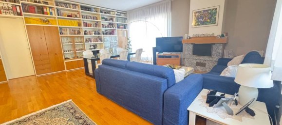 3 bedrooms Apartment in Limbiate, Italy No. 269225 9