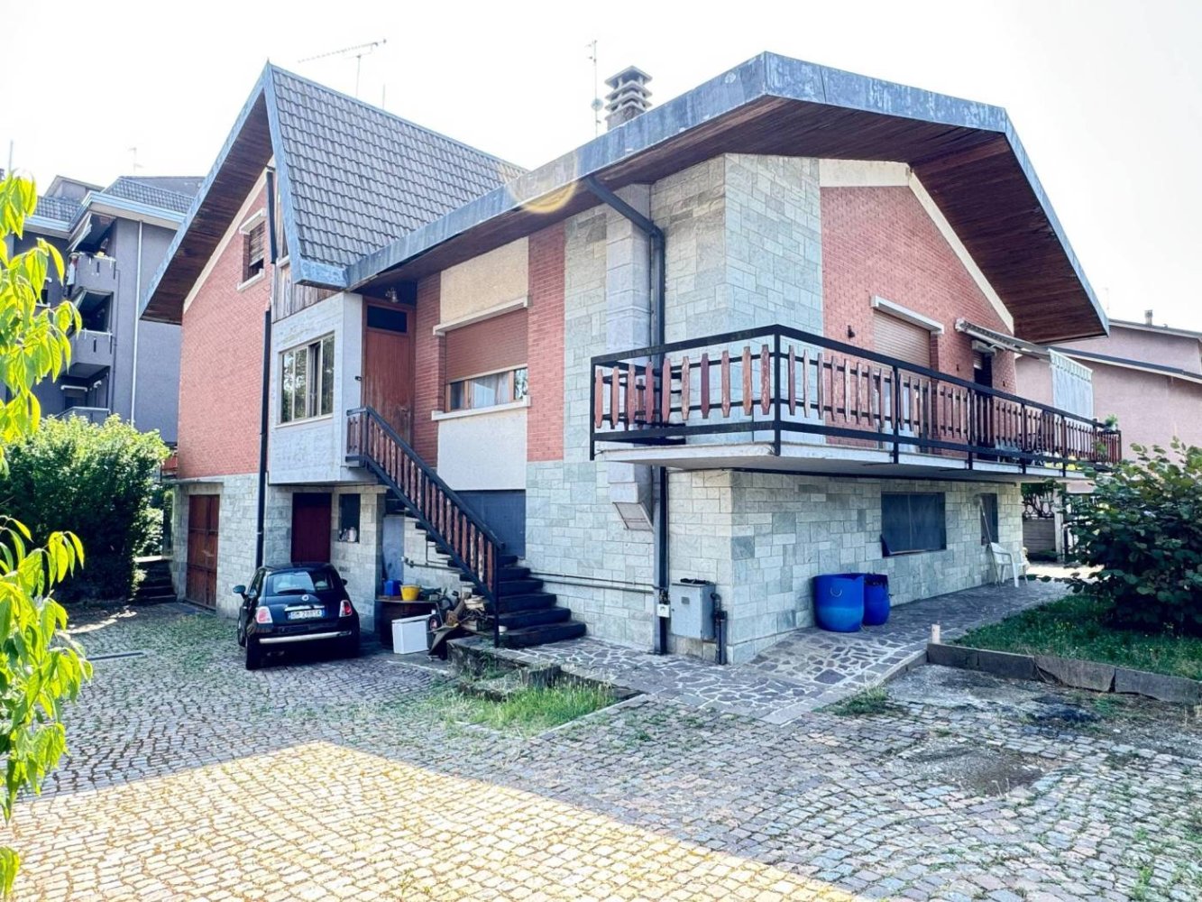 3 bedrooms Apartment in Limbiate, Italy No. 269225