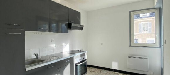 9 Schlafzimmer Gebäude in Bourges, France, Nr. 247041 2