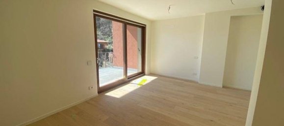 2 bedrooms Penthouse in Menaggio, Italy No. 110138 2