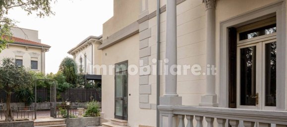 3 bedrooms Villa in Verona, Italy No. 272938 4