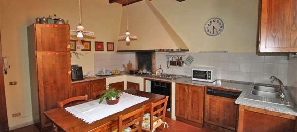 9-Zimmer Wohnung in Sinalunga, Italy, Nr. 49685 2