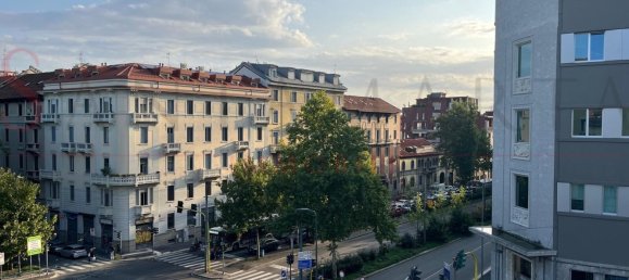 3 bedrooms Apartment in Milan, Italy No. 336894 9