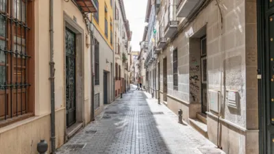 Apartamento de 2 dormitorios en Granada, Spain No. 176326