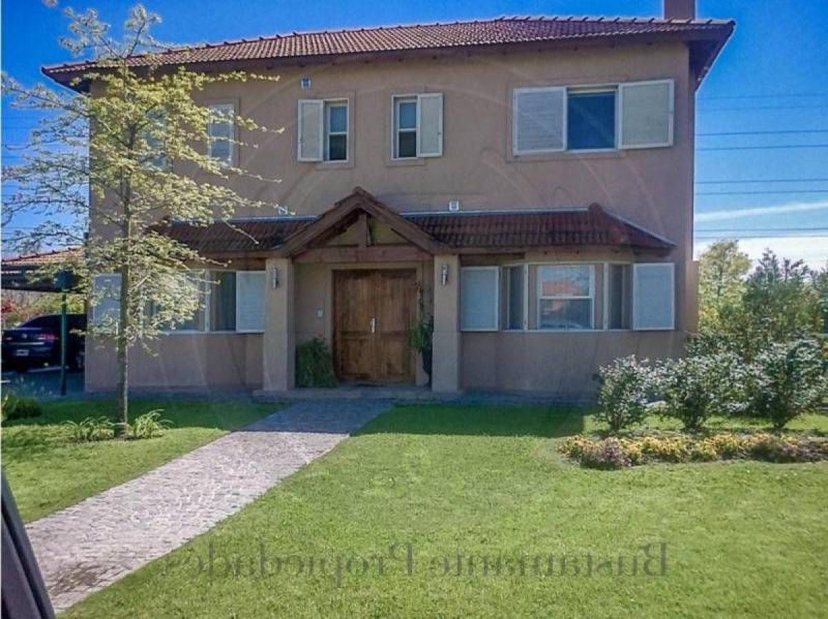 Дом с 3 спальнями в Пилар, Аргентина № 72248