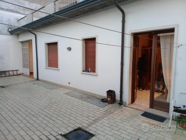 4 rooms Apartment in San Giovanni Lupatoto, Italy No. 226858