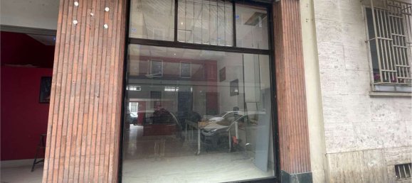 200m² Commercial property in Turin, Italy No. 179427 3