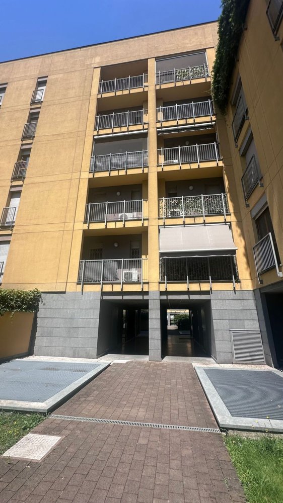 Apartamento de 2 habitaciónes en Milan, Italy No. 241186