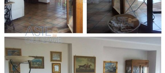 6 rooms Apartment in Torre Annunziata, Italy No. 9547 9