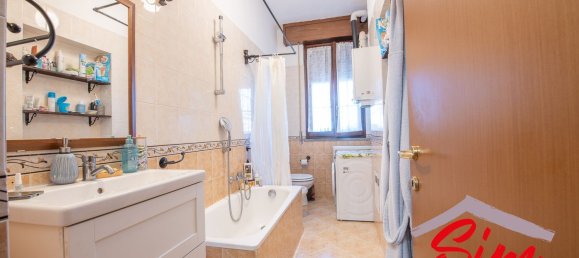3 rooms Apartment in Novara, Italy No. 160620 13