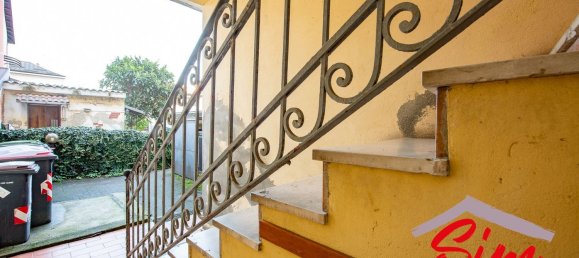 3 rooms Apartment in Novara, Italy No. 160620 3