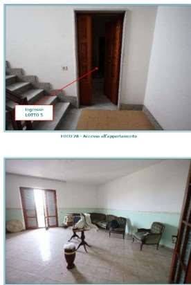 5 rooms Apartment in Naples, Italy No. 375580