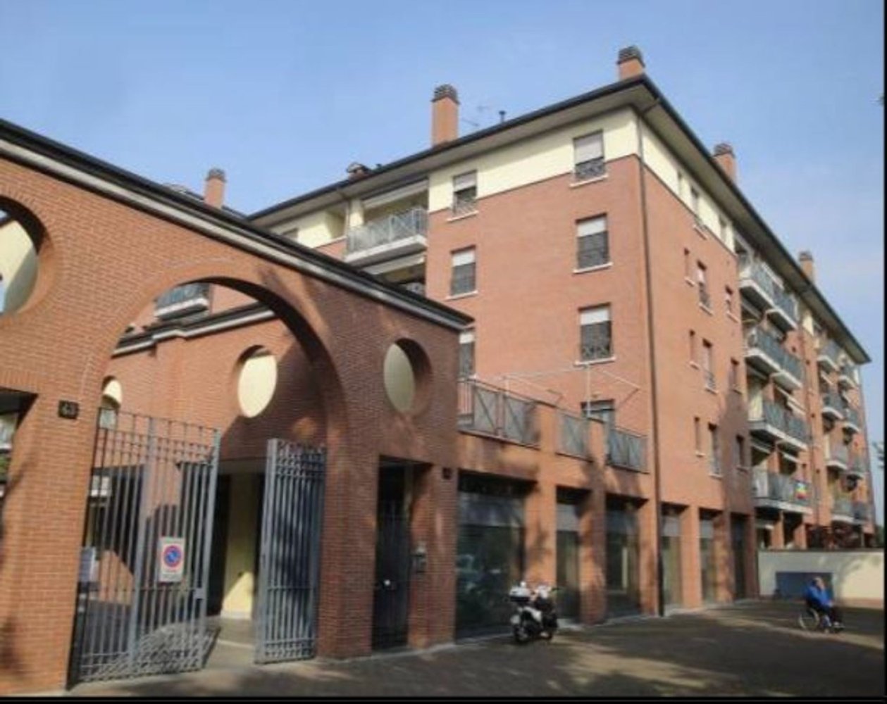 4-Zimmer Wohnung in Milan, Italy, Nr. 248097