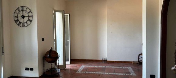 Apartamento de 4 dormitorios en Sant'Agata li Battiati, Italy No. 311735 4