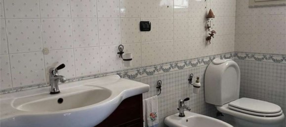 Apartamento de 4 dormitorios en Sant'Agata li Battiati, Italy No. 311735 9