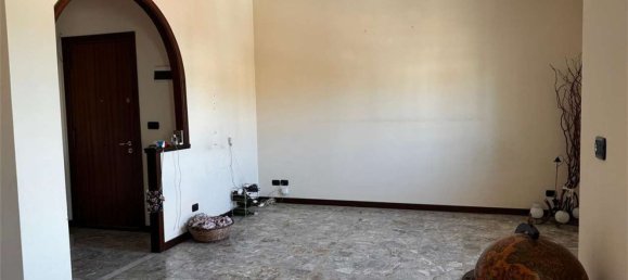 Apartamento de 4 dormitorios en Sant'Agata li Battiati, Italy No. 311735 16