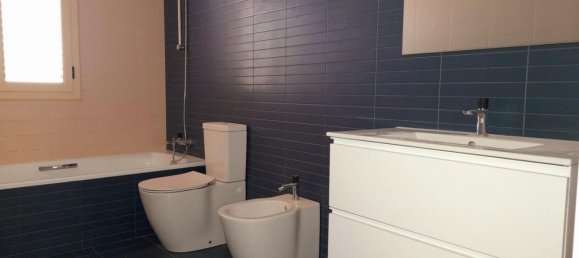 4 غرف نوم منزل في Lleida, Spain رقم 153466 16