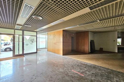 261m² Commercial property in Lisbon, Portugal No. 201829