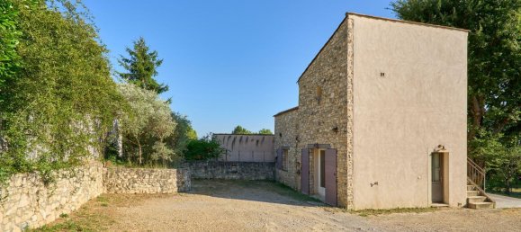 Дом с 1 спальней в Пьерревер, Франция № 284728 9