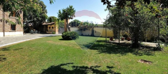 Casa de 4 dormitorios en Ostiglia, Italy No. 319450 3