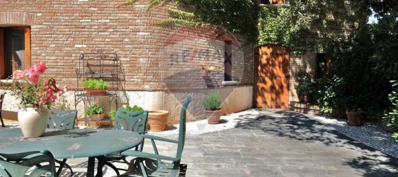 Casa de 4 dormitorios en Ostiglia, Italy No. 319450 4