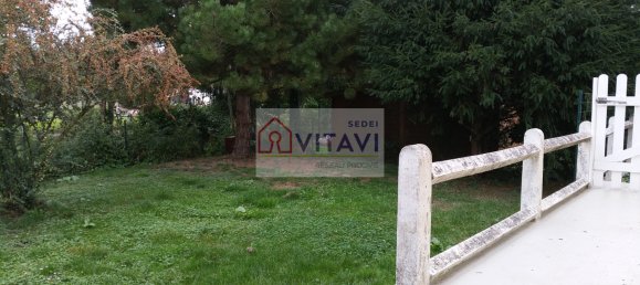 1 bedroom Building in Essuiles, France No. 78317 2