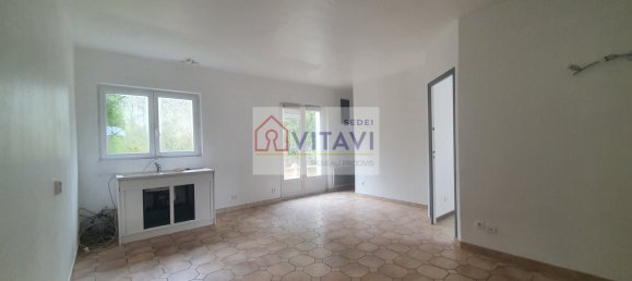 1 bedroom Building in Essuiles, France No. 78317 5
