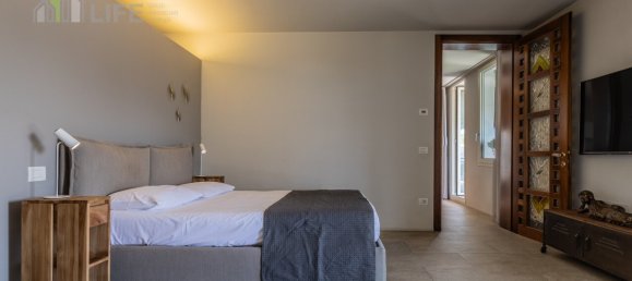 3 bedrooms Penthouse in Vicenza, Italy No. 352656 8