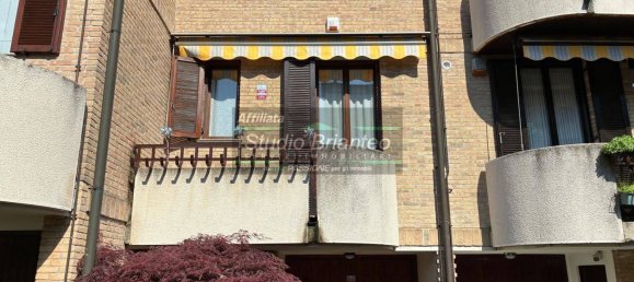 Villa de 2 dormitorios en Seregno, Italy No. 338802 2