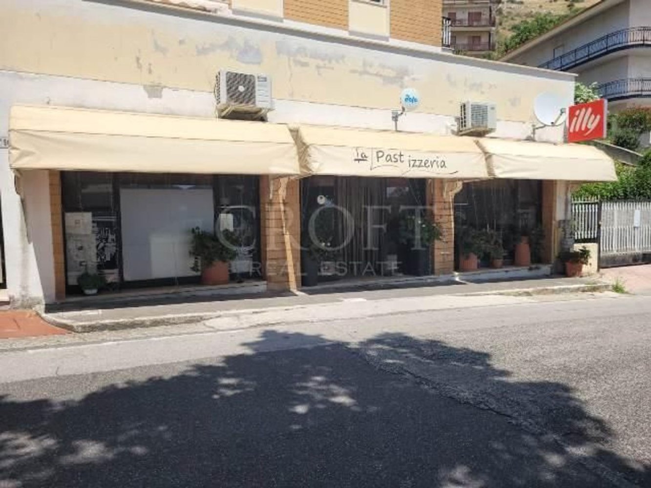 Propriété commerciale à Acuto, Italy 170m² No. 278407