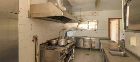 2 rooms Commercial property in Castrezzato, Italy No. 233478 10