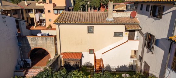 Квартира с 2 комнатами в Масса Мариттима, Италия № 189466 3