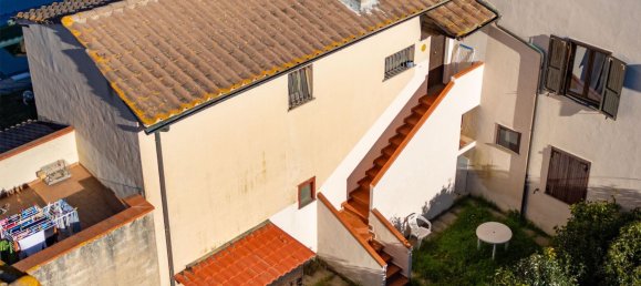 Квартира с 2 комнатами в Масса Мариттима, Италия № 189466 2