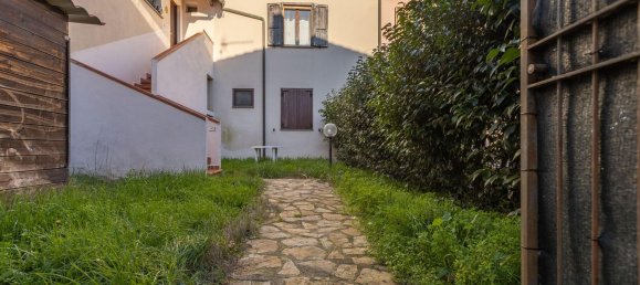 Квартира с 2 комнатами в Масса Мариттима, Италия № 189466 7