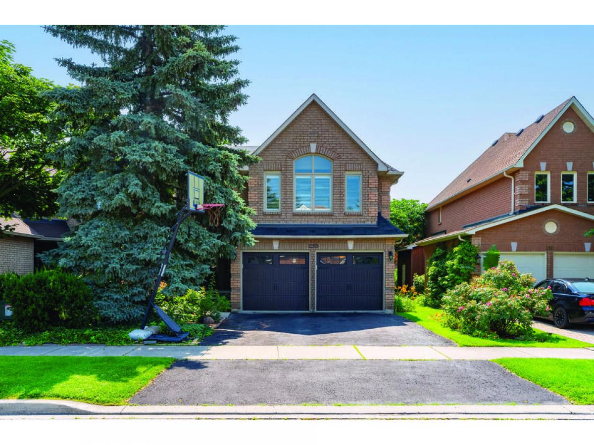 4 bedrooms House in Oakville, Canada No. 339