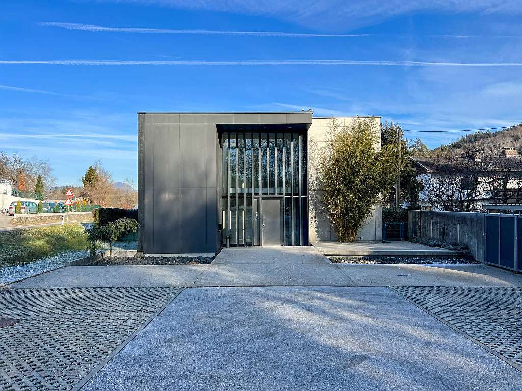 10 rooms Office in Krumpendorf am Worthersee, Austria No. 19905