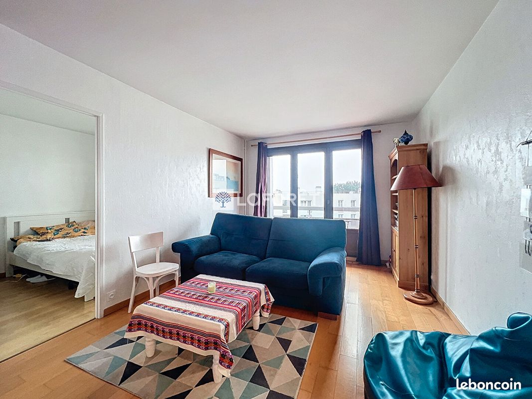 1 bedroom Apartment in Saint-Cyr-l'Ecole, France No. 161811