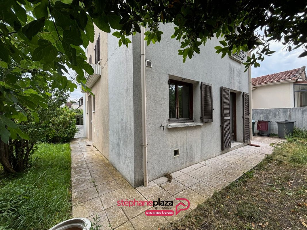 3 bedrooms House in Bezons, France No. 137790