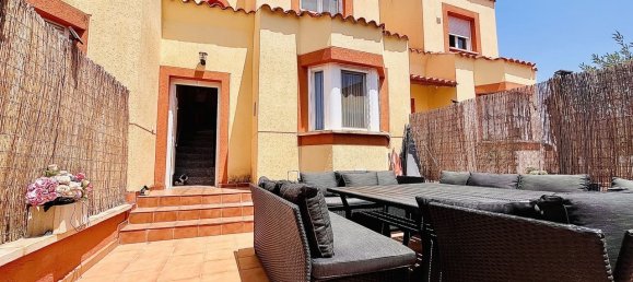 3 bedrooms Townhouse in Cabo Roig, Spain No. 191277 2